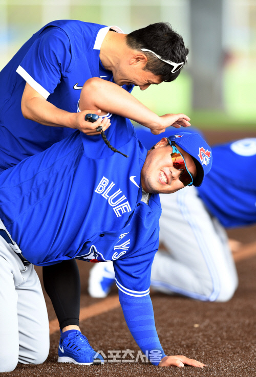 [포토] 류현진 \'너무 당기지 마\'