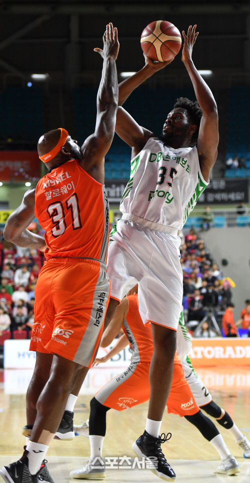 레이업슛하는 오누아쿠[포토]