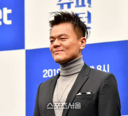 '핑크빛 아기발 공개' 박진영, 연년생 두딸 아빠됐다. "잘 키우겠다"