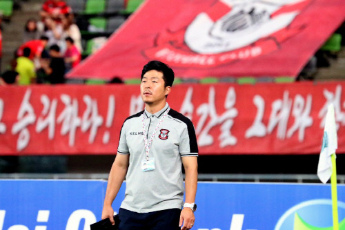 2주 격리 겪은 상주 오세진 매니저 "시즌 뚜껑 빨리 열어보고 싶네요"[기다려요 K리그!⑦]