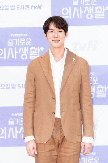 '슬기로운 의사생활' 유연석 "무명 벗게 해준 감독님 러브콜, 무조건 출연"