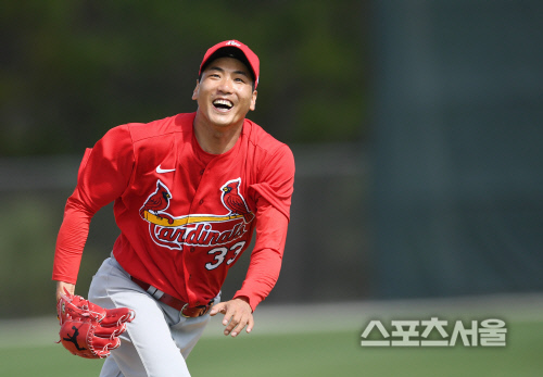 [포토] 김광현 \'훈련중에도 지지 않는 미소꽃\'