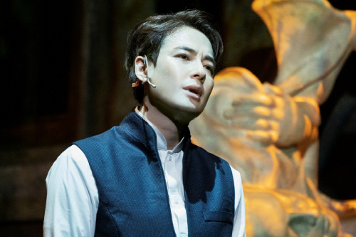 코로나19로 뮤지컬 조기종료한 이지훈, "부디 이 힘든 시기 잘 극복하길 기도"