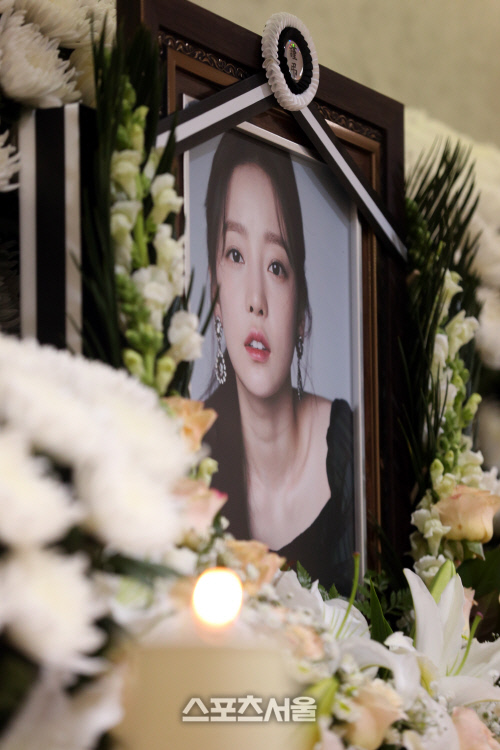 故 구하라 오빠 측 "자식 버린 친모, 상속 포기하길"[전문]