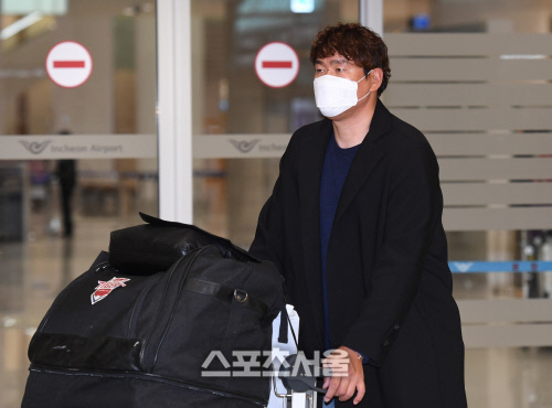 [포토]KIA 최희섭 코치, 전지훈련 끝냈습니다!