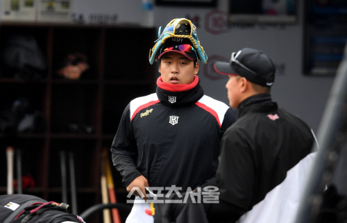 [포토] 강백호 '글러브 모자 하고'