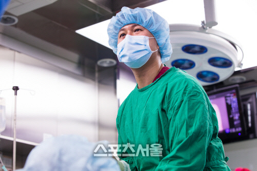 [크기변환]안재현병원장_라이브서저리