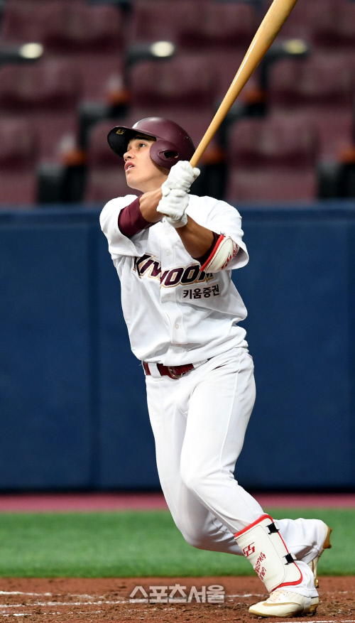 [포토] 김병휘 \'타구가 뜨고 말았어\'