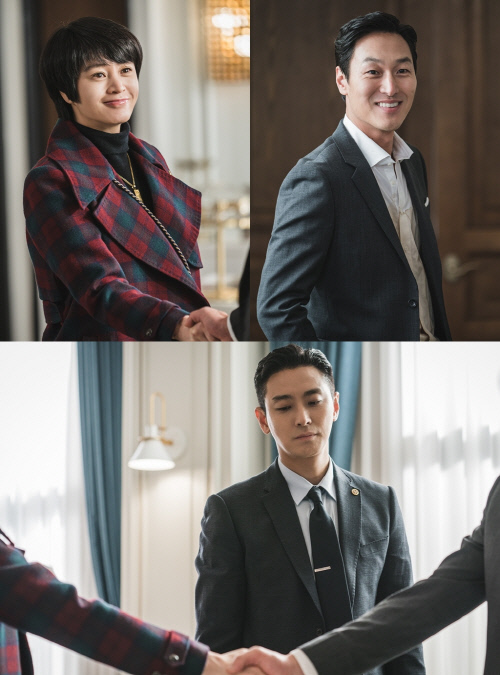 '하이에나' 새로운 의뢰인 등장, 반기는 김혜수vs못마땅한 주지훈