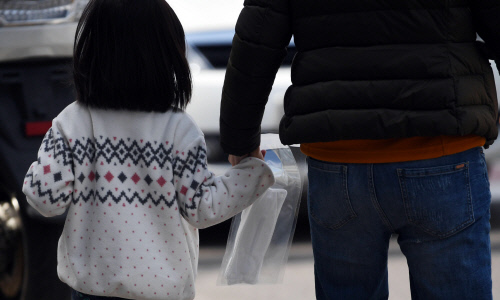 식약처 "오늘 마스크 총 819만5천장 약국, 우체국 등 공급"