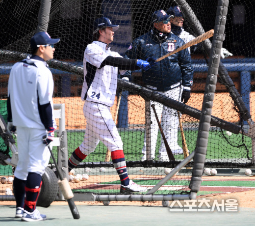 [포토] 두산 오재원, 더 뻗어야...?