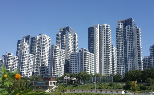 코로나19 사태와 공시가격 상승 여파로 강남3구 고가 아파트 매물 나와