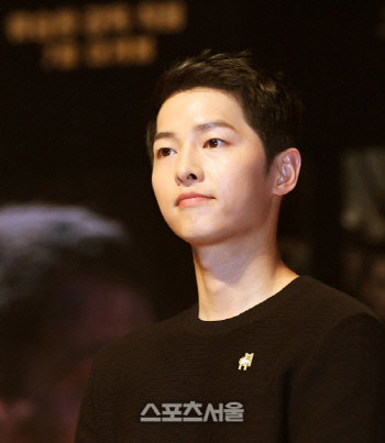 송중기, 영화 '보고타'팀 콜롬비아서 오늘(24일) 귀국 "2주간 자가격리 예정"