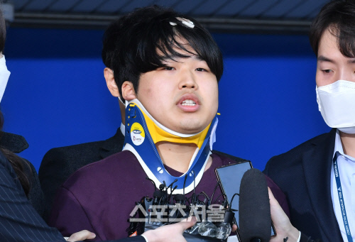 [포토] 텔레그램 '박사' 조주빈, 피해자에 사죄