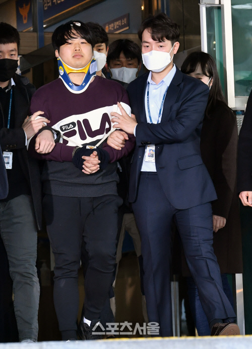 [포토] 검찰 향하는 \'박사방\' 운영자 조주빈