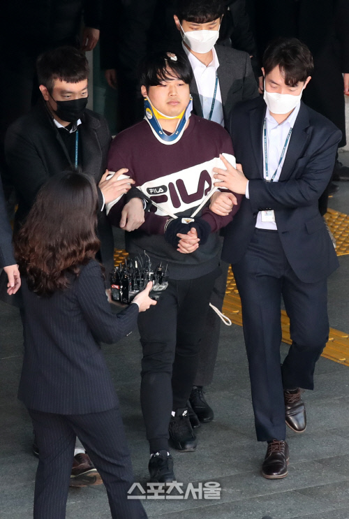 [포토] '박사방' 운영자 조주빈, 검찰로 송치