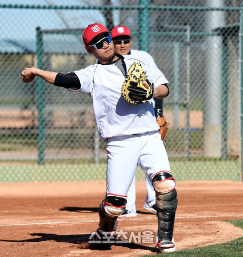 [포토] kt 장성우 \'홈은 나한테 맡겨\'