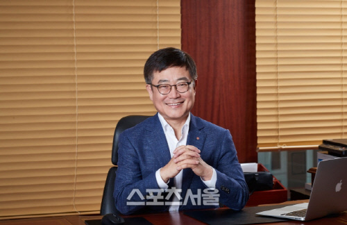 롯데쇼핑 "과감한 구조조정 등 수익성 개선에 초집중"