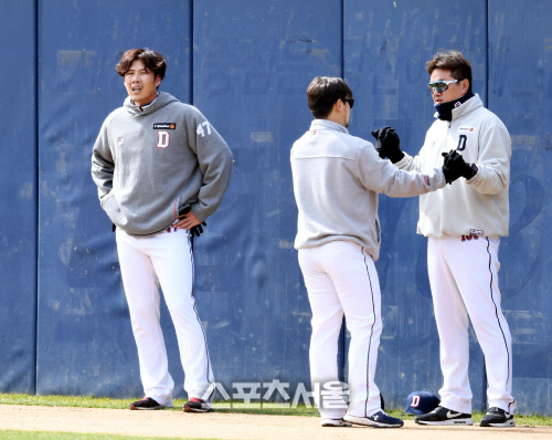 [포토] 권혁 \'아! 땀 난다\'