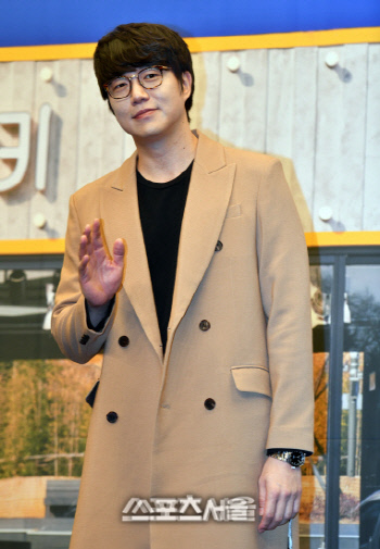 "본업 가수, 부캐는 셰프?" 성시경, 요리스타그램 연일 화제 "금주 29일 차… 이제는 그냥 먹방"