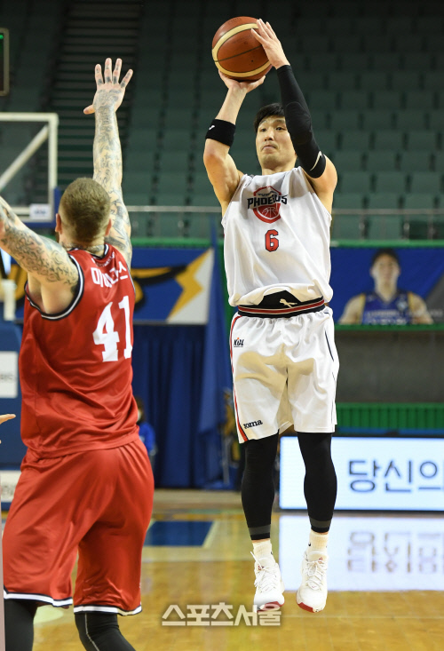 [포토]3점슛 시도하는 현대모비스 양동근