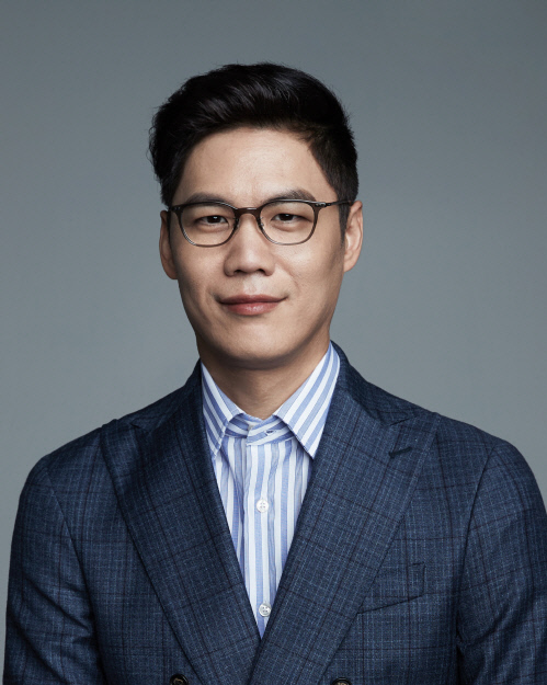 한세예스24홀딩스 대표이사 김석환 부회장