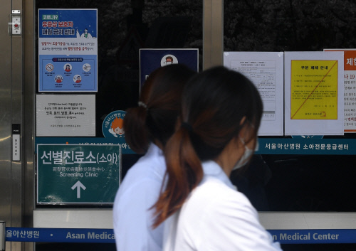 코로나19 확진자 접촉 의사 숨져…국내 첫 의료진 사망