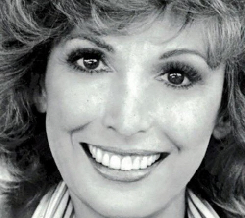 美 성우 줄리 베넷, 코로나19 합병증으로 사망…향년 88세