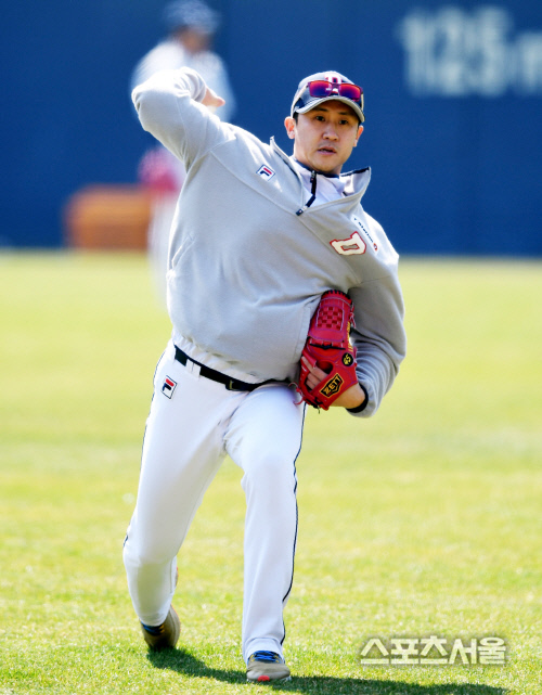 [포토] 이용찬 \'힘찬 투구\'