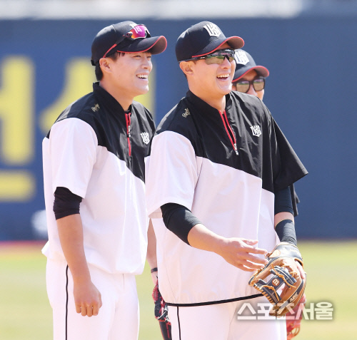 [포토] kt 황재균-천성호, 분위기 좋아요~