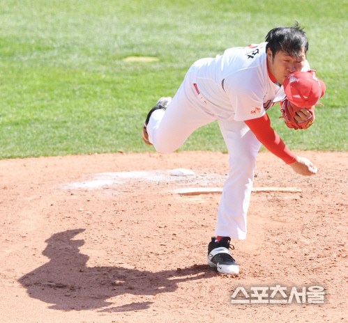 [포토] SK 김주한, 헛...모자가?