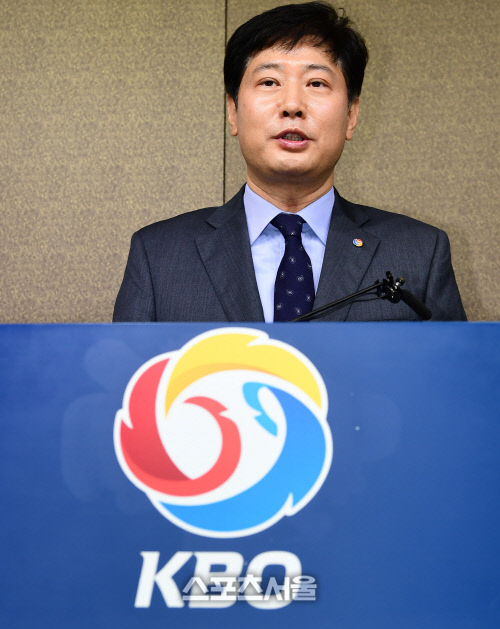 프로야구 개막 언급한 정부…KBO "유의미한 발언"