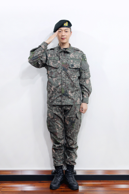 윤두준, 오늘(10일) 육군 병장 만기 전역 "성장할 수 있었던 시간"