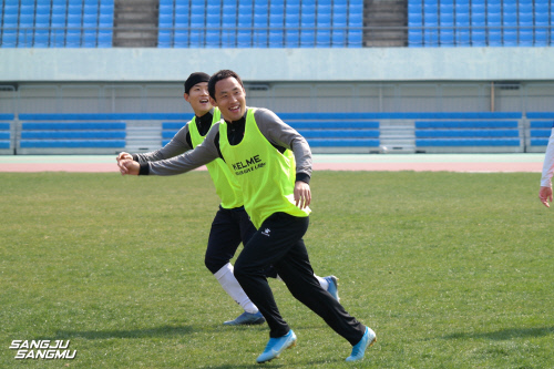 군기 바짝 든 문선민 "문창진 일병과 시간 쪼개 탁구친다"
