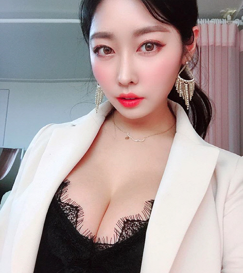 미스코리아 뺨치는 용모의 박은혜, 너무 예뻐 맥스큐 표지모델에 어울리죠[포토]