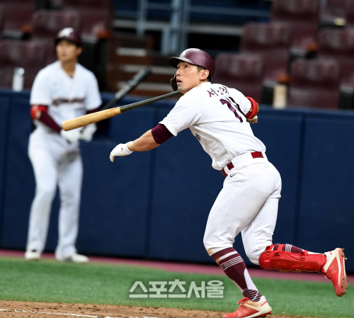 [포토] 서건창 '힘이 모자라'