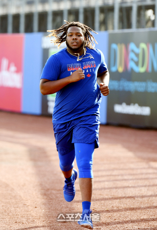 [포토] 몸푸는 게레로 주니어