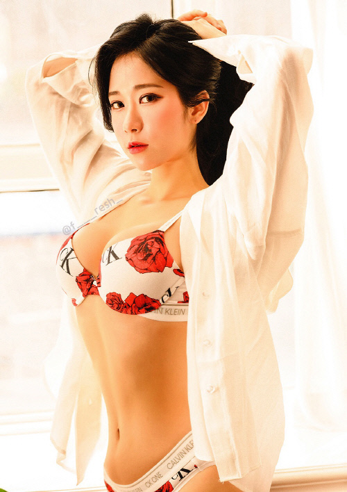 꽃보다 눈부신 최소현, CEO의 능력을 맥스큐 표지모델 콘테스트에서 발휘할래요[포토]