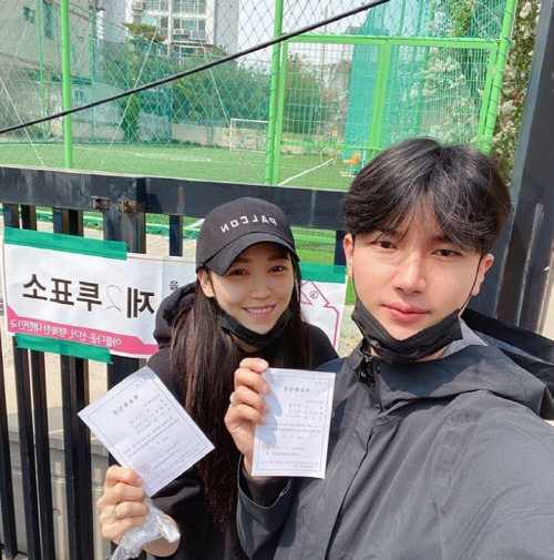 "소중한 한표 꼭이요!" 트롯스타 노지훈, 김희재 릴레이 '투표독려' 인증샷[★SNS]