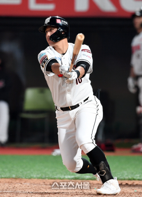 [포토]KT 황재균, 나도 2루타!