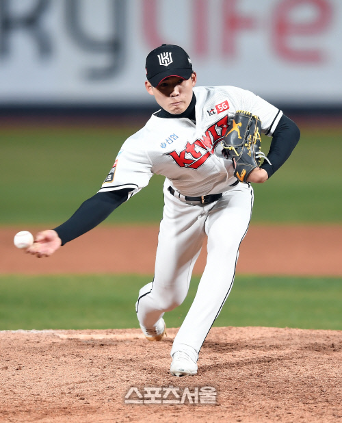 [포토]KT 이강준, 청백전으로 KT위즈파크 첫 등판