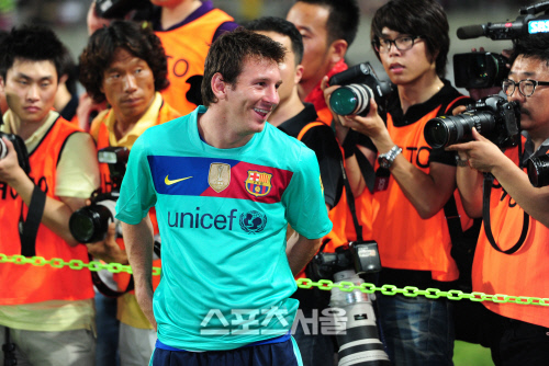 FC바르셀로나 연간 스폰서 수입 3000억 '전 세계 1위'