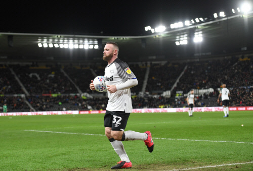 루니, 임금 삭감 놓고 구단과 선수단 중재…50%에서 25% 하향 조정 요구