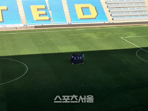 페어플레이 악수도, 어깨동무도 할 수 없던 인천과 수원FC의 평가전