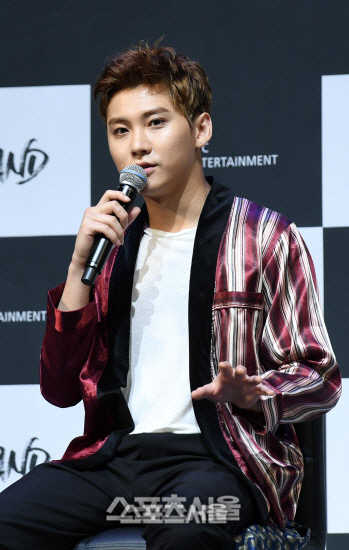 'FT 아일랜드' 송승현 오늘(27) 군 입대… 짧은 밤톨 머리 공개