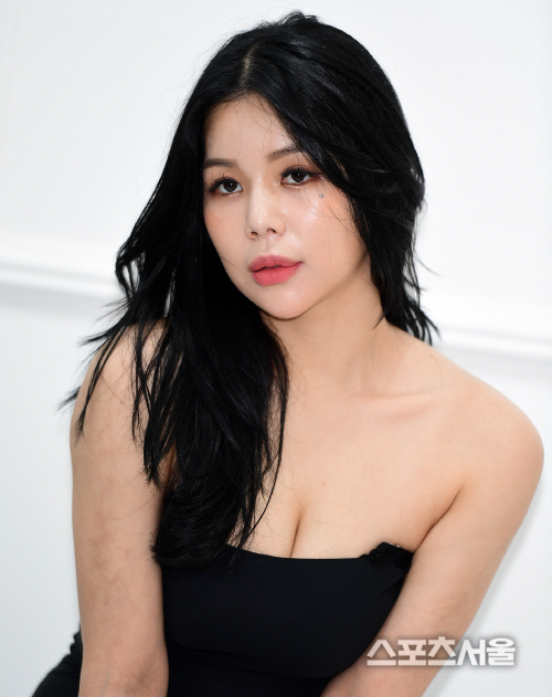 백치미 톱 모델 김지현, 뇌쇄적인 시선의 크레이지 자이언트 모델[포토]