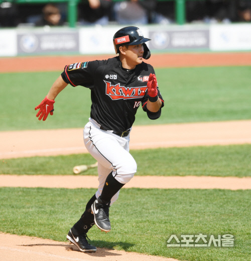 [포토] kt 황재균, 후다닥~