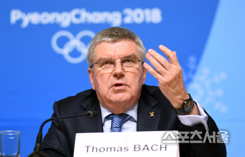 바흐 IOC 위원장 "코로나 시대, 이례적인 대책이 요구"