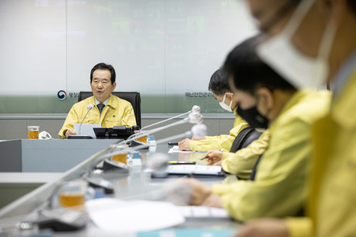 코로나19 신규확진 13명…사망 0명·해외유입10명·지역발생3명