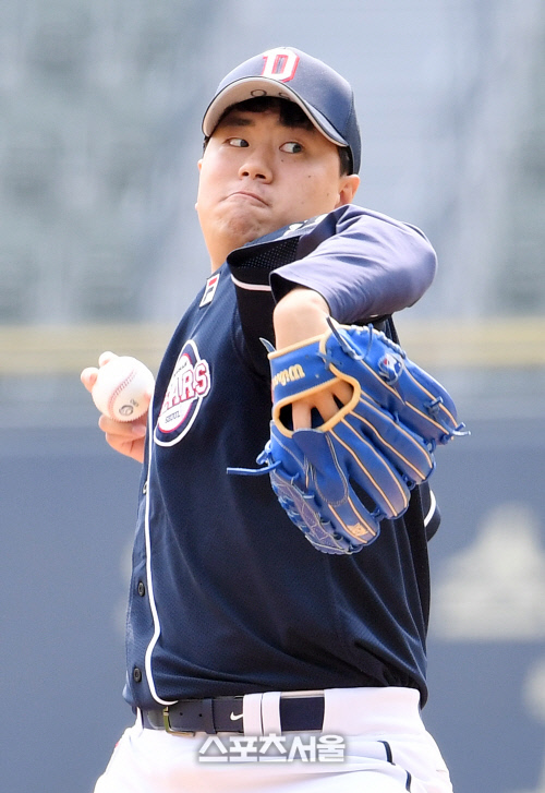 [포토]두산 이영하, 청백전 선발 등판